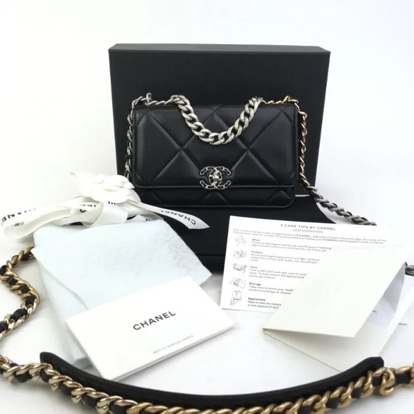 Chanel 19 Wallet On Chain (WOC) Black Lambskin With Gold and Silver Hardware - Picture 3 of 16